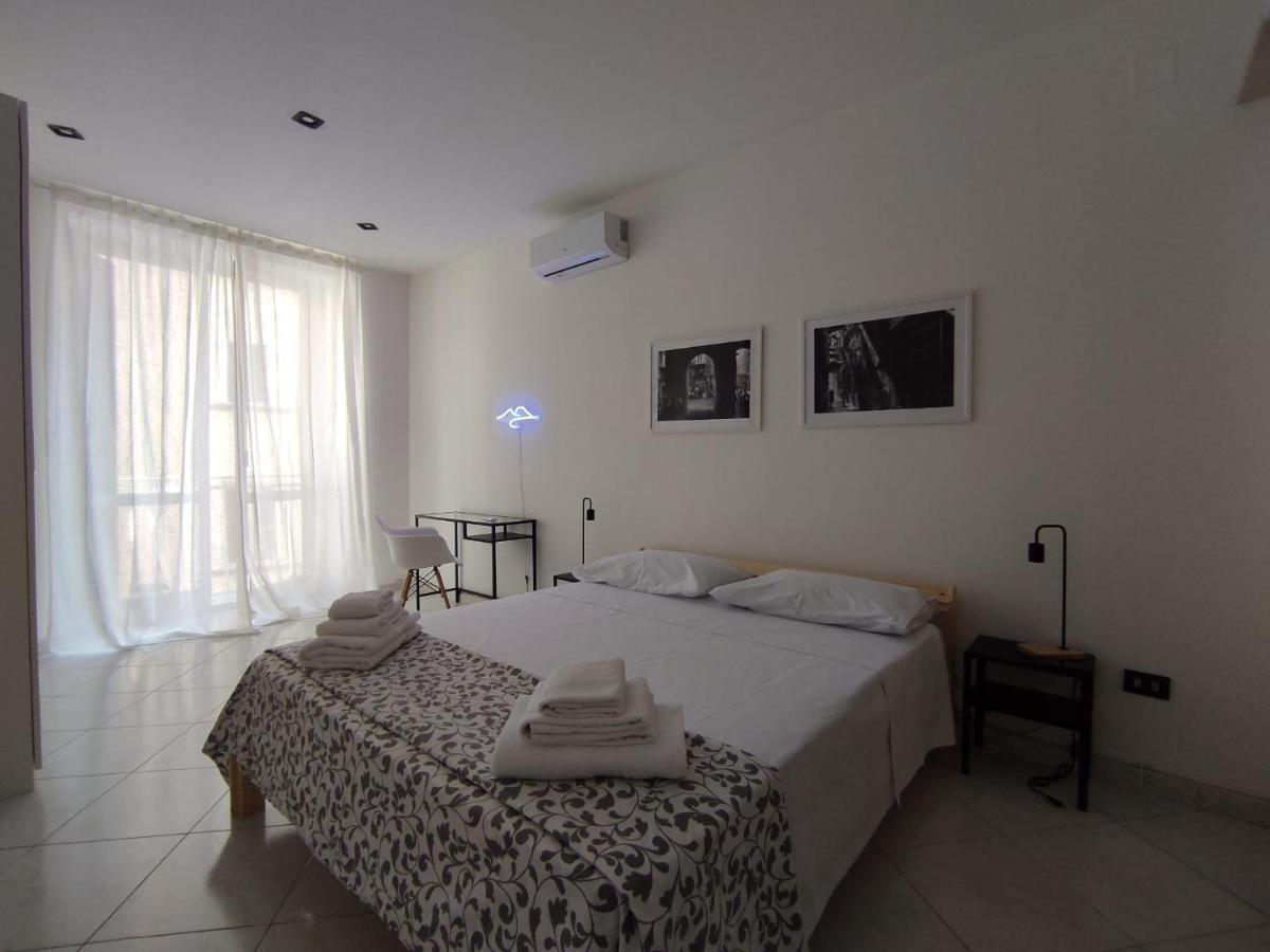 Apartament O'Tuocc A Chiaia Neapol Zewnętrze zdjęcie