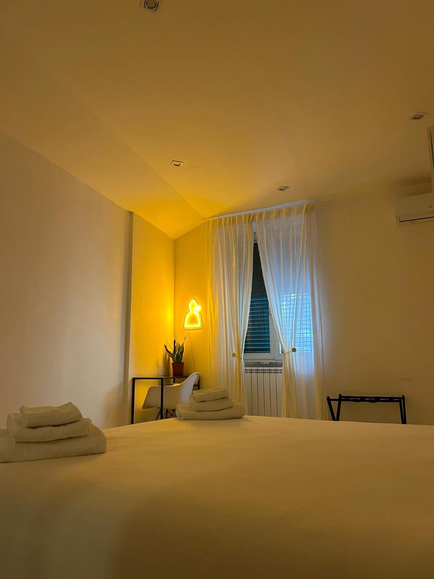 Apartament O'Tuocc A Chiaia Neapol Zewnętrze zdjęcie